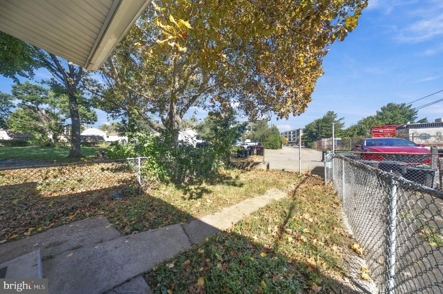 1435 Edgmont Ave Property Photo 21