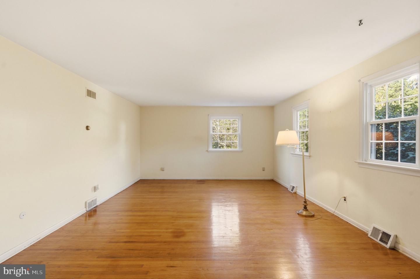 708 Camp Woods Rd Property Photo 33