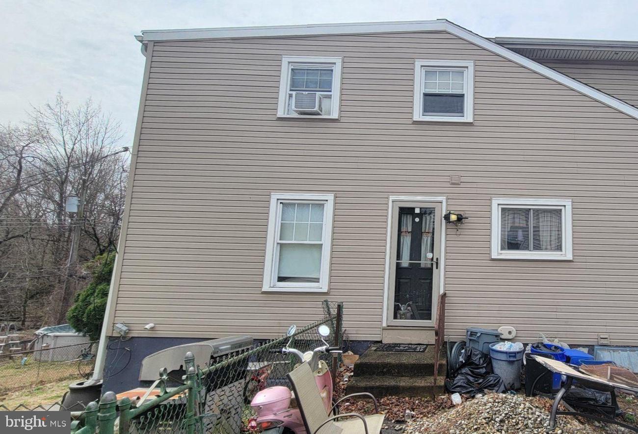 545 E Winona Ave E Property Photo 1