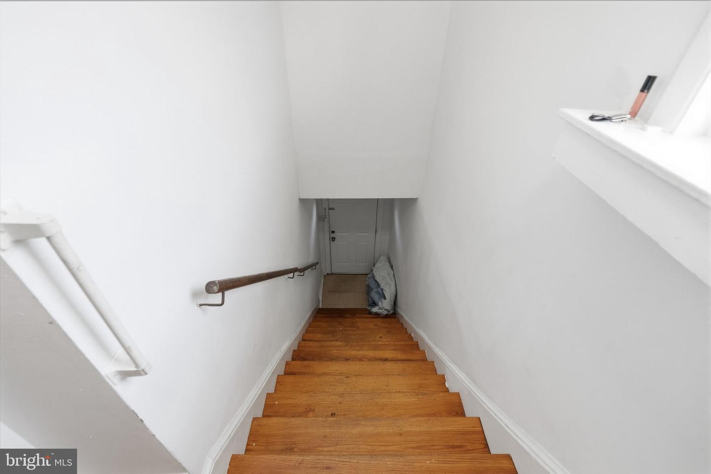 672 Colwell Rd Property Photo 5