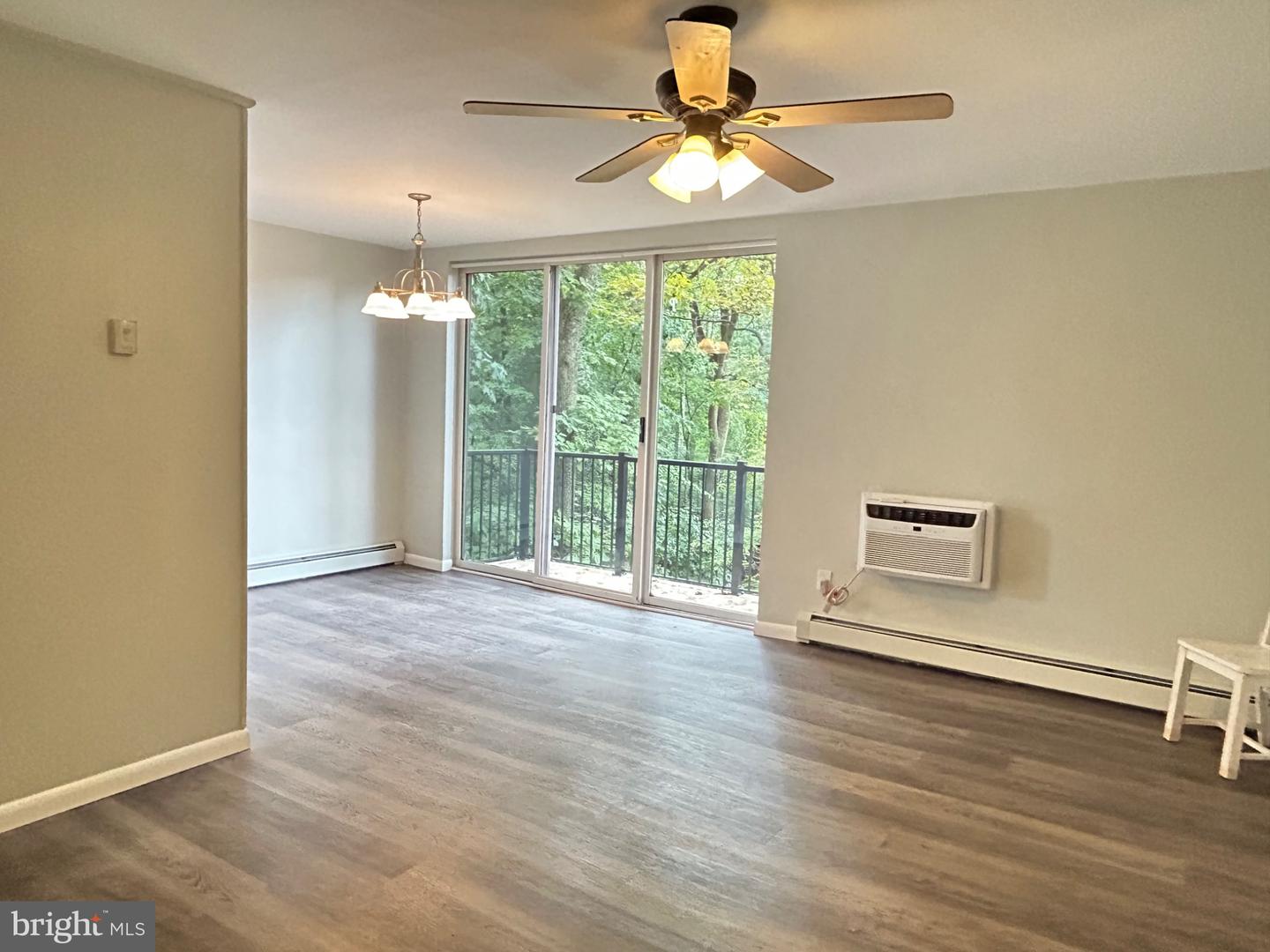 100 E. GLENOLDEN AVE. #F4 Property Photo 1