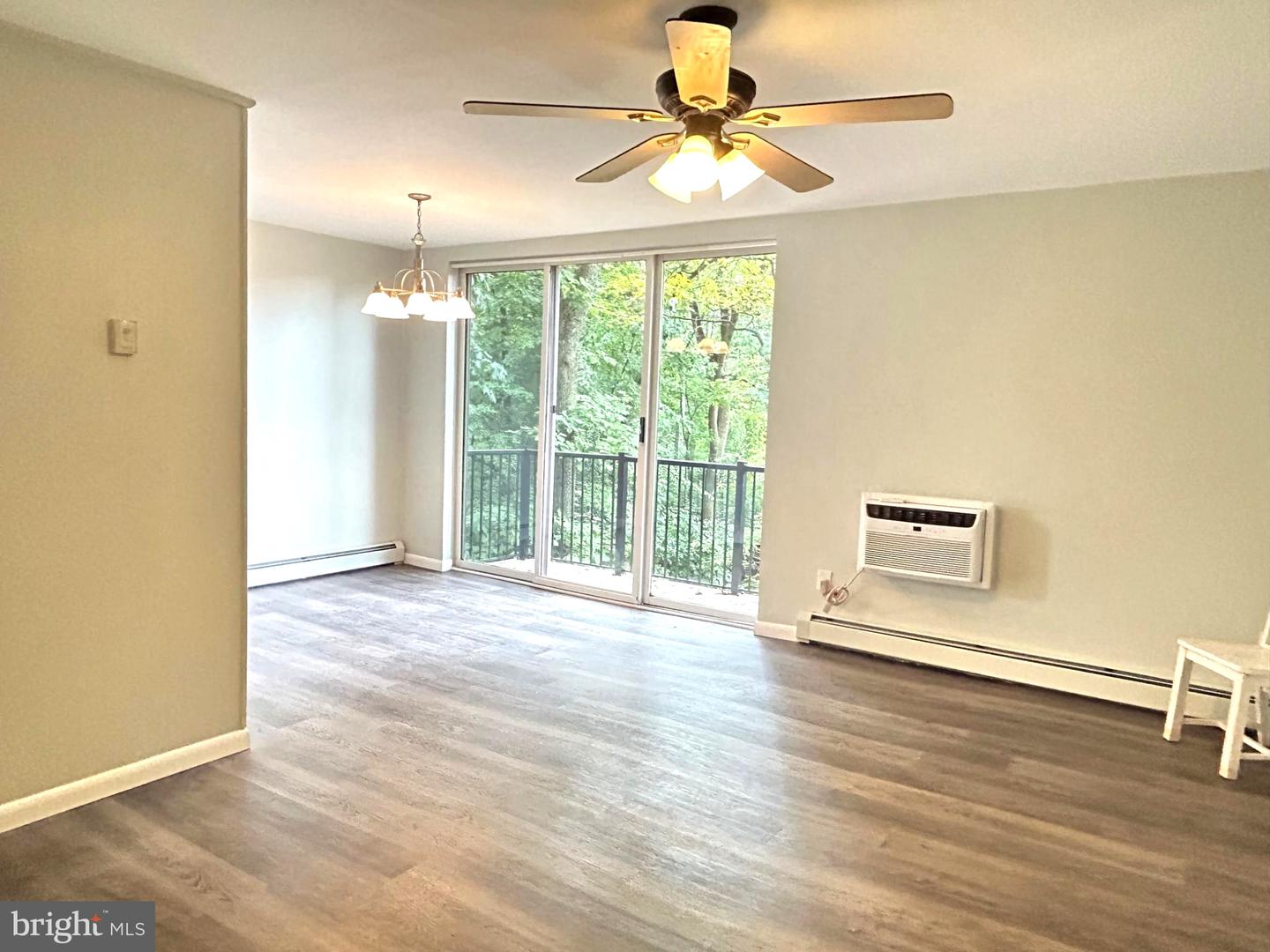 100 E GLENOLDEN #F4 Property Photo 1