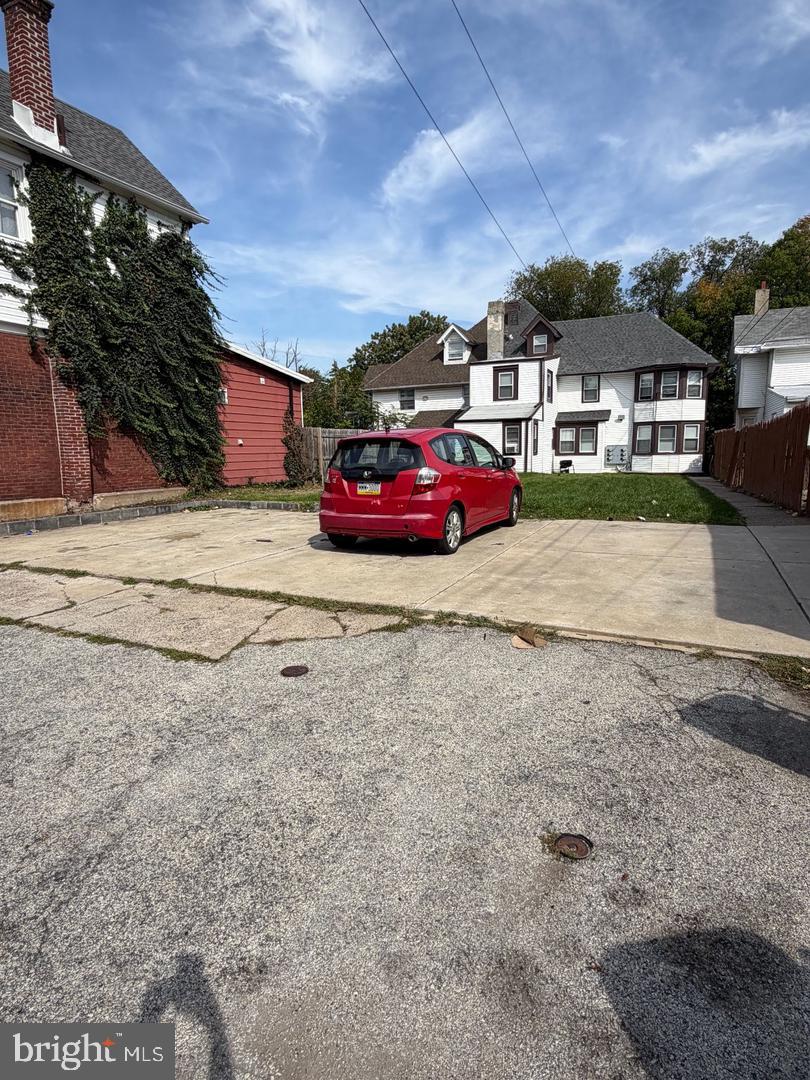 122 Main St Property Photo 3