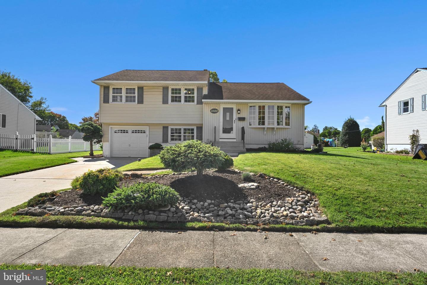 3560 Swiftwater Ln Property Photo 3