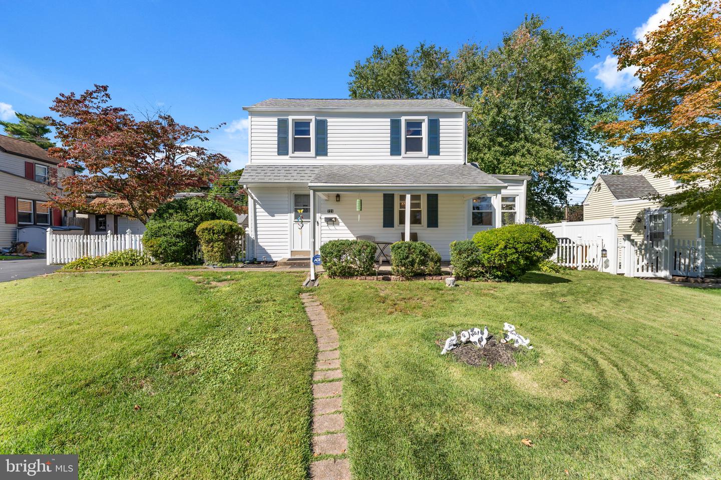 721 THORNDALE RD Property Photo 1