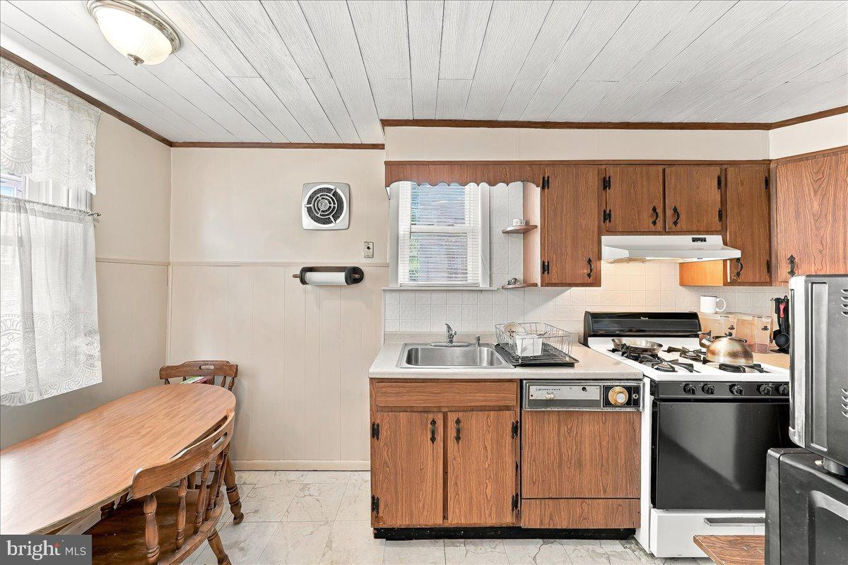1117 Stratford Rd Property Photo 11