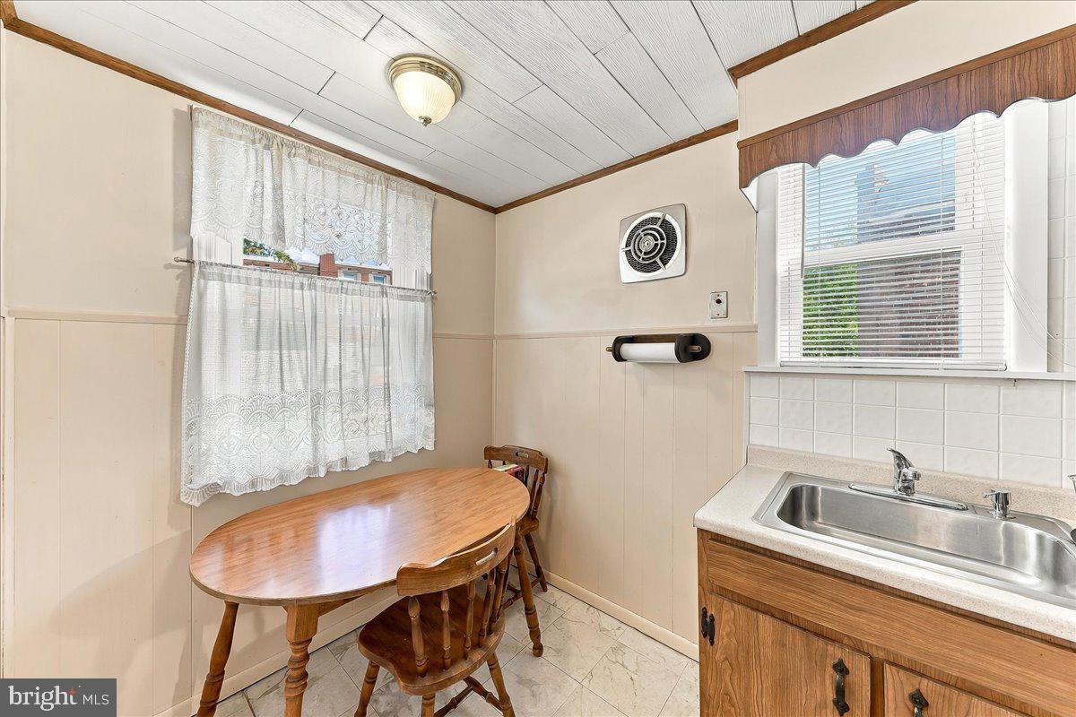 1117 Stratford Rd Property Photo 13