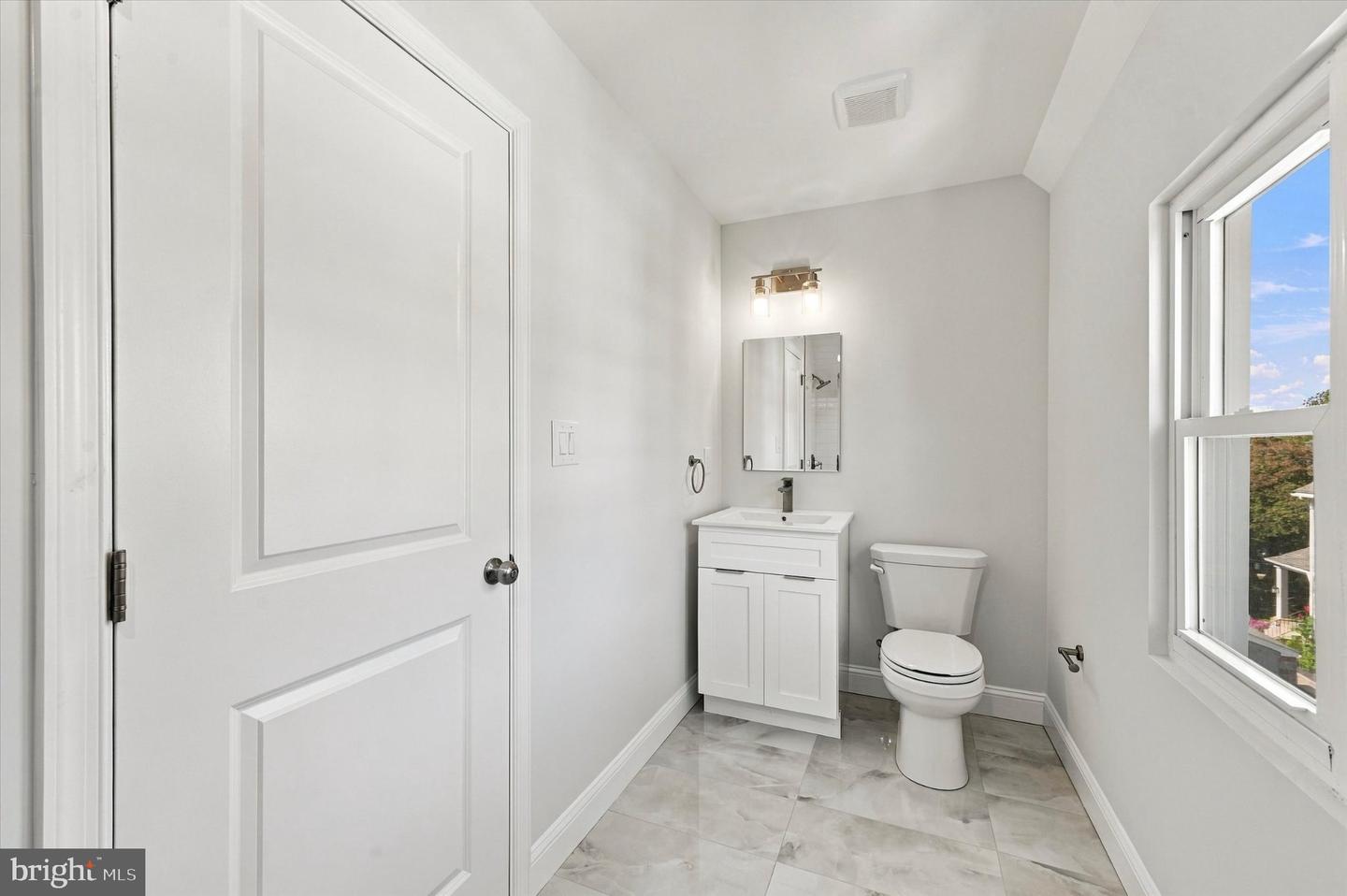 4709 Woodland Ave Property Photo 16