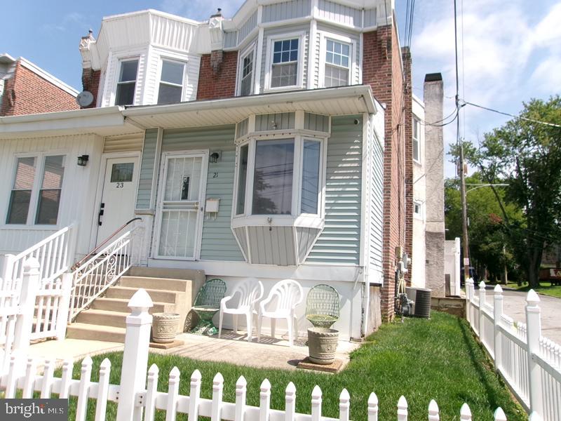 21 Rhodes Ave Property Photo 2