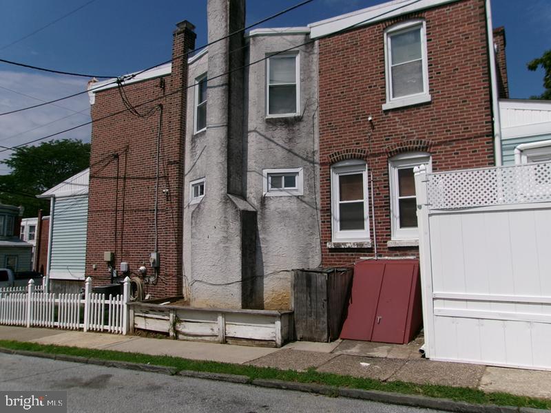 21 Rhodes Ave Property Photo 5