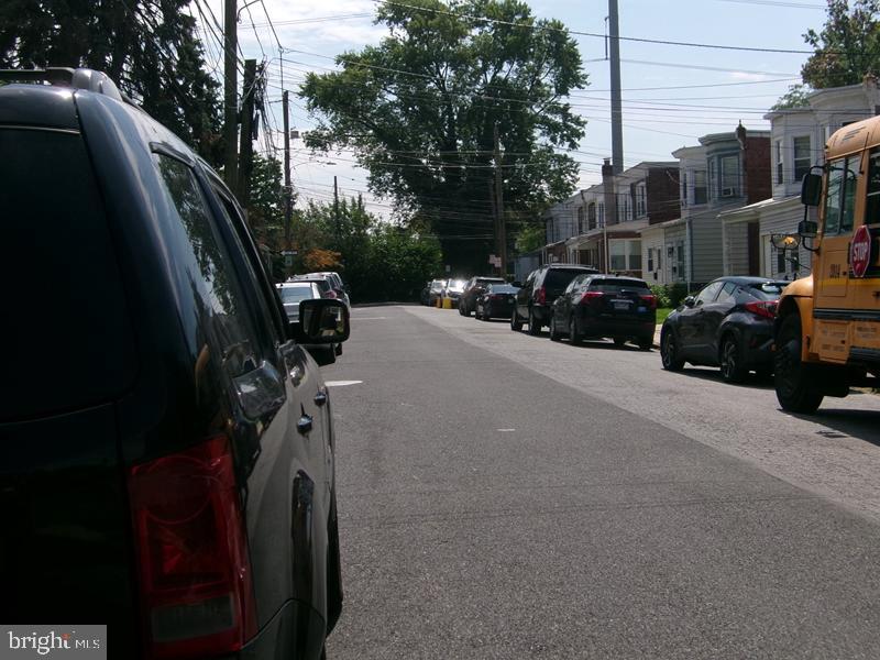21 Rhodes Ave Property Photo 7