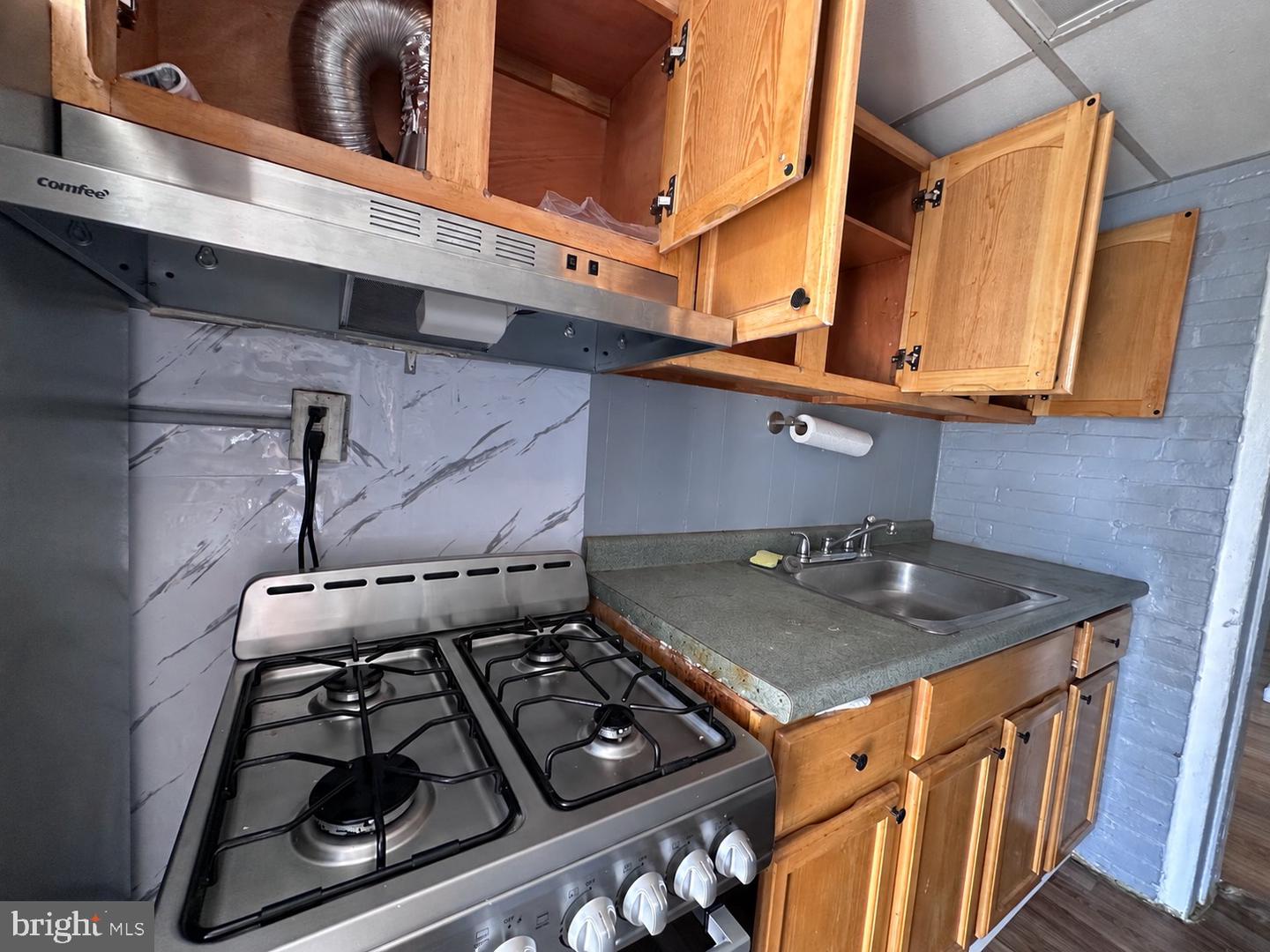 245 Lexington Ave Property Photo 6