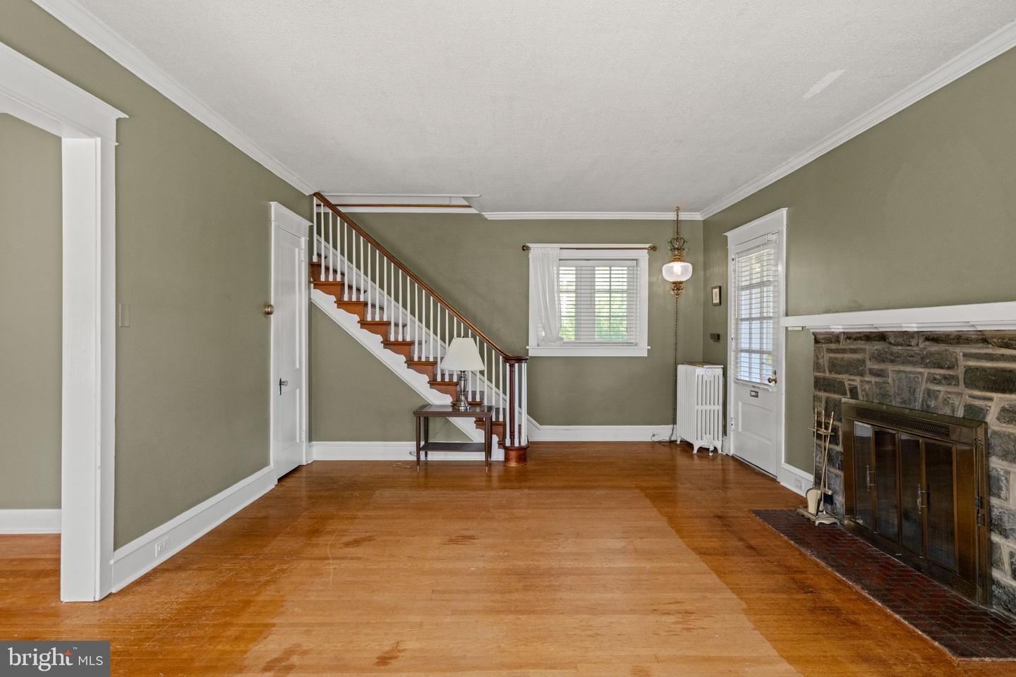 30 Morton Ave Property Photo 14