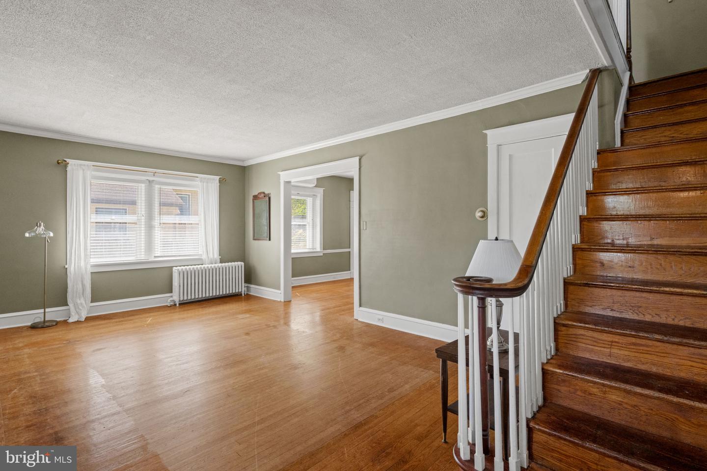30 Morton Ave Property Photo 16