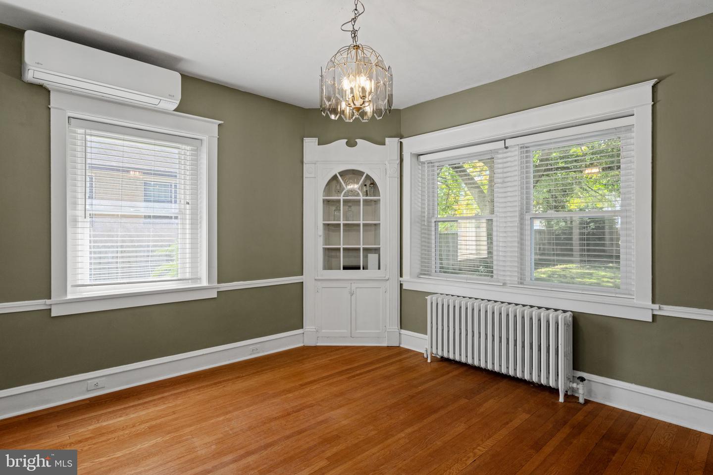 30 Morton Ave Property Photo 23