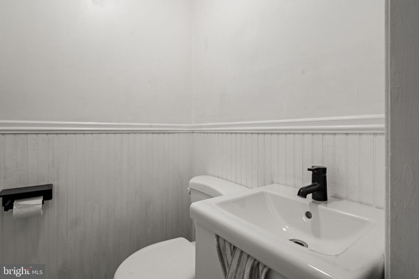 30 Morton Ave Property Photo 31
