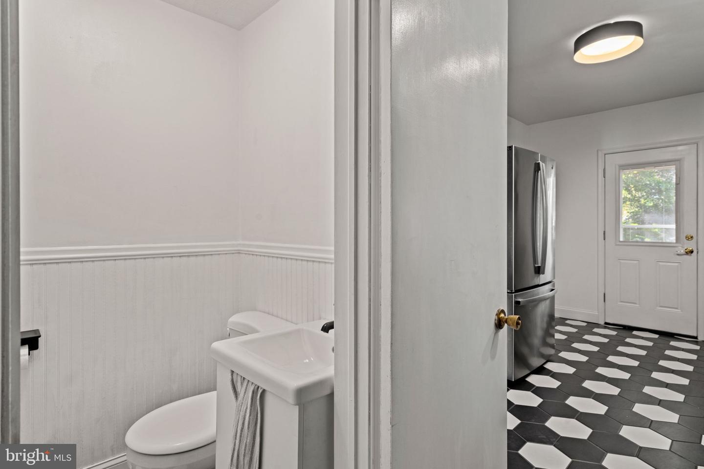 30 Morton Ave Property Photo 32