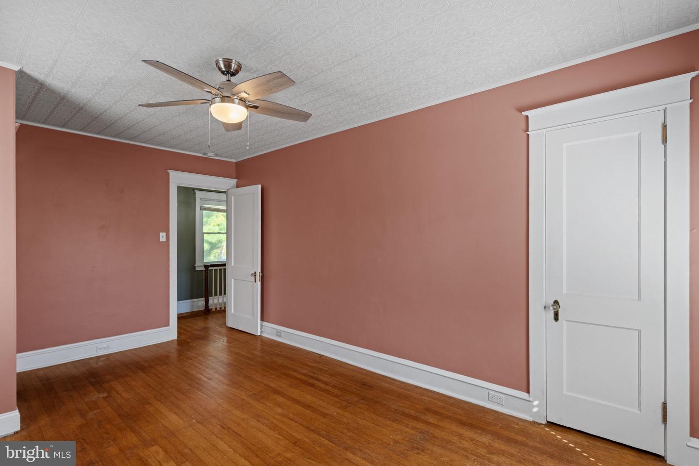 30 Morton Ave Property Photo 37