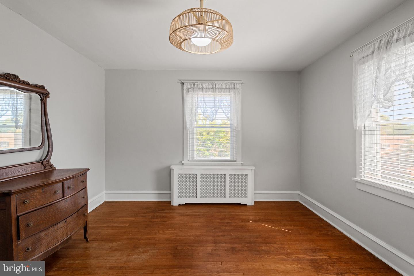 30 Morton Ave Property Photo 44
