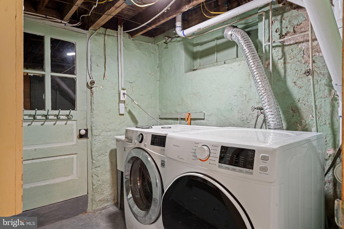 30 Morton Ave Property Photo 58