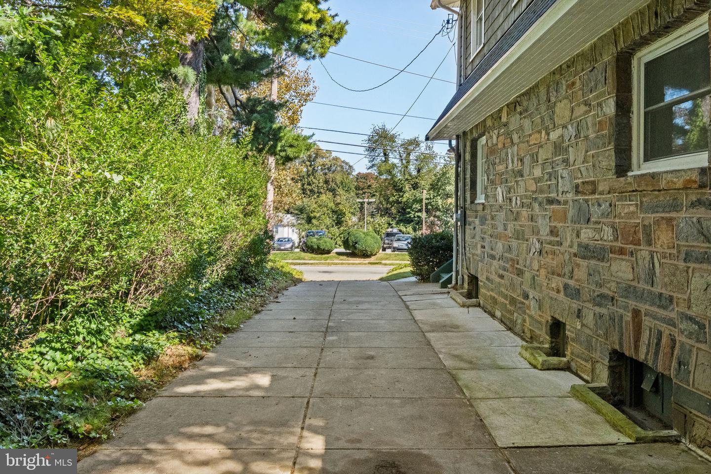 30 Morton Ave Property Photo 60
