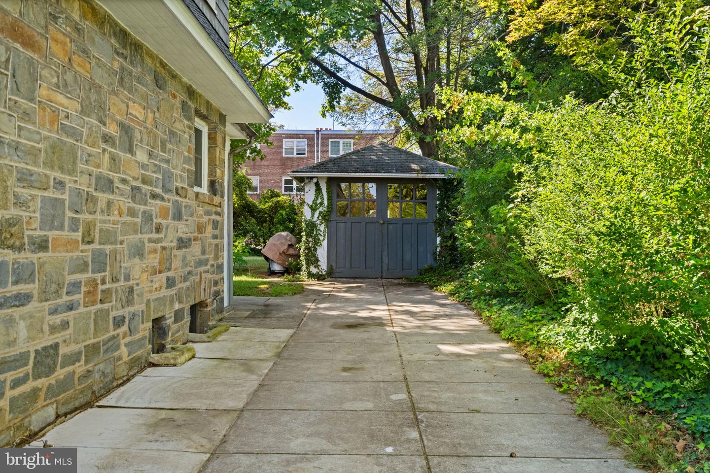 30 Morton Ave Property Photo 61