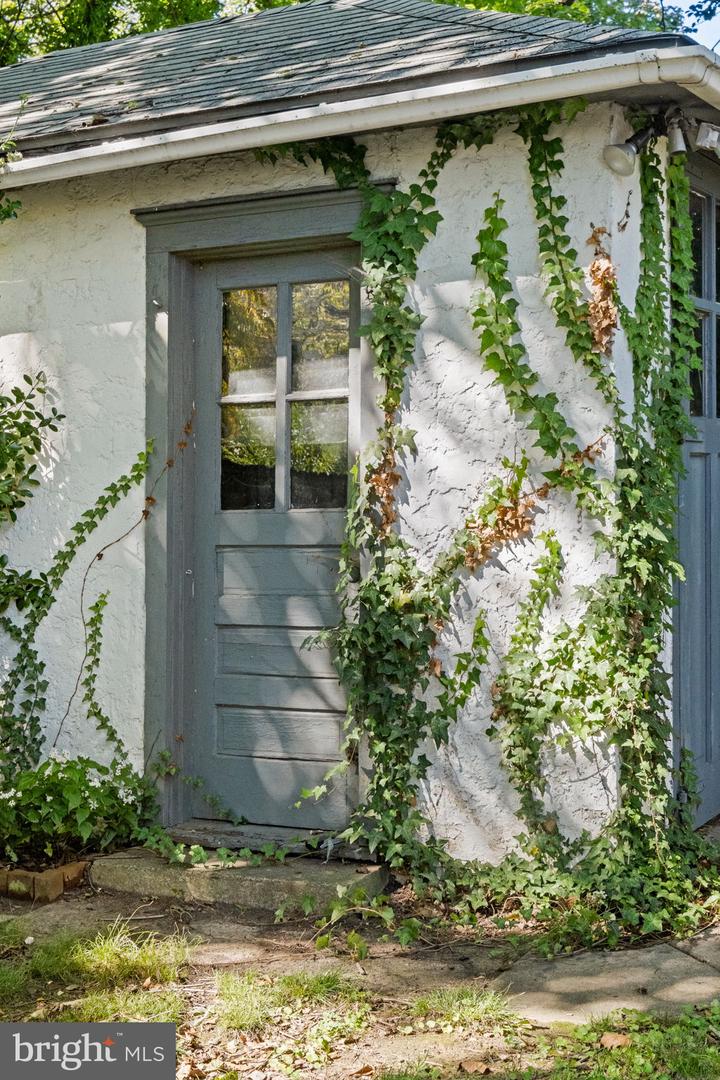 30 Morton Ave Property Photo 63