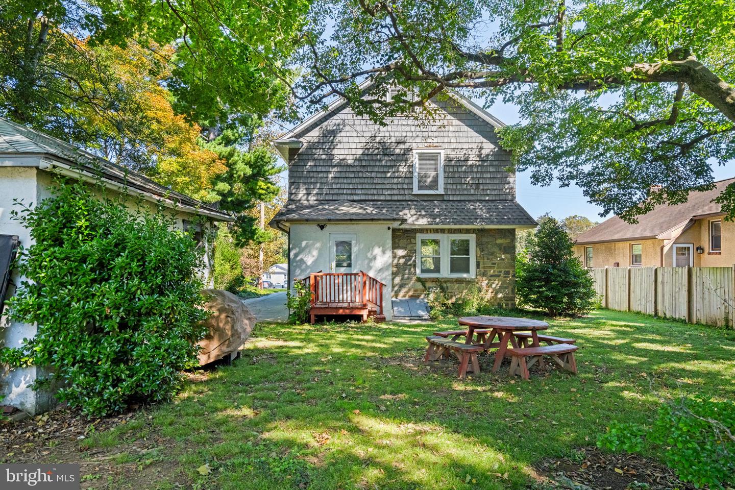 30 Morton Ave Property Photo 64