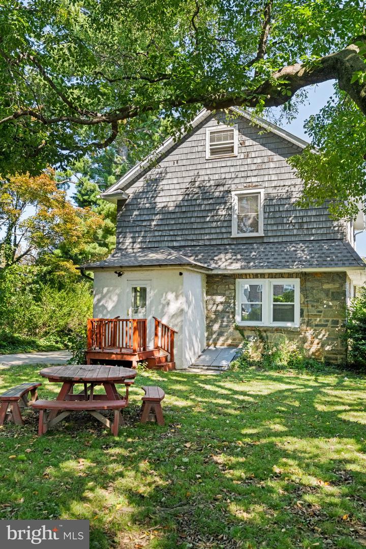 30 Morton Ave Property Photo 65