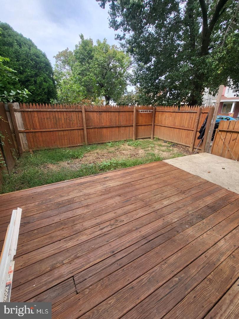 2100 W 6th St Property Photo 4