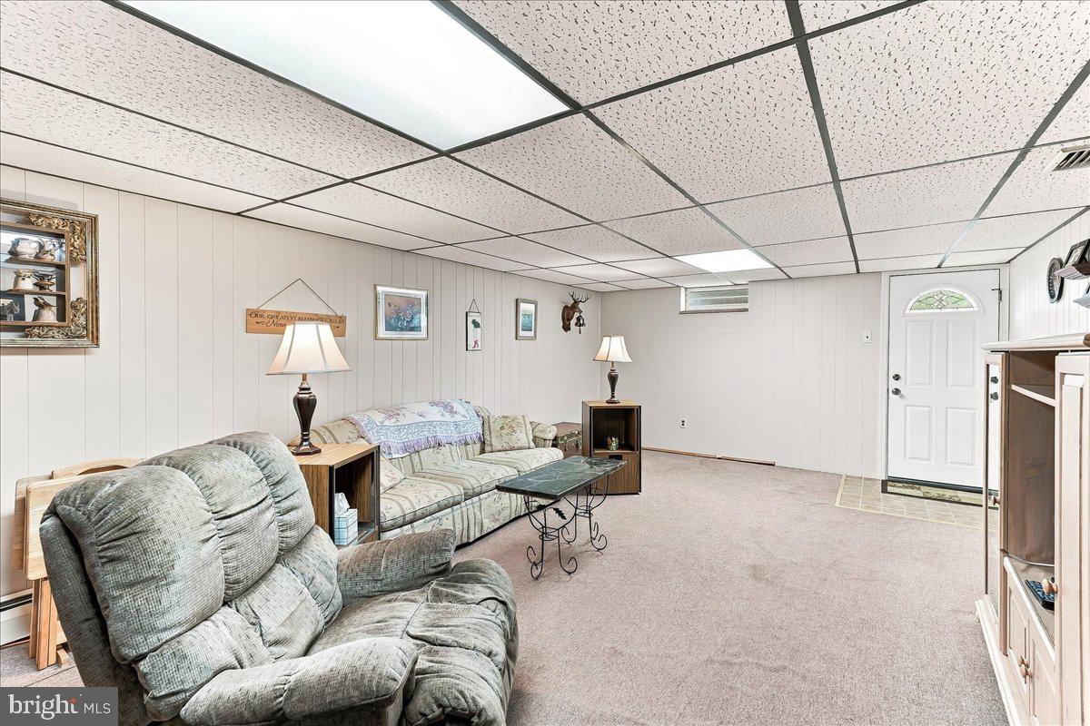 100 W Thompson Ave Property Photo 19