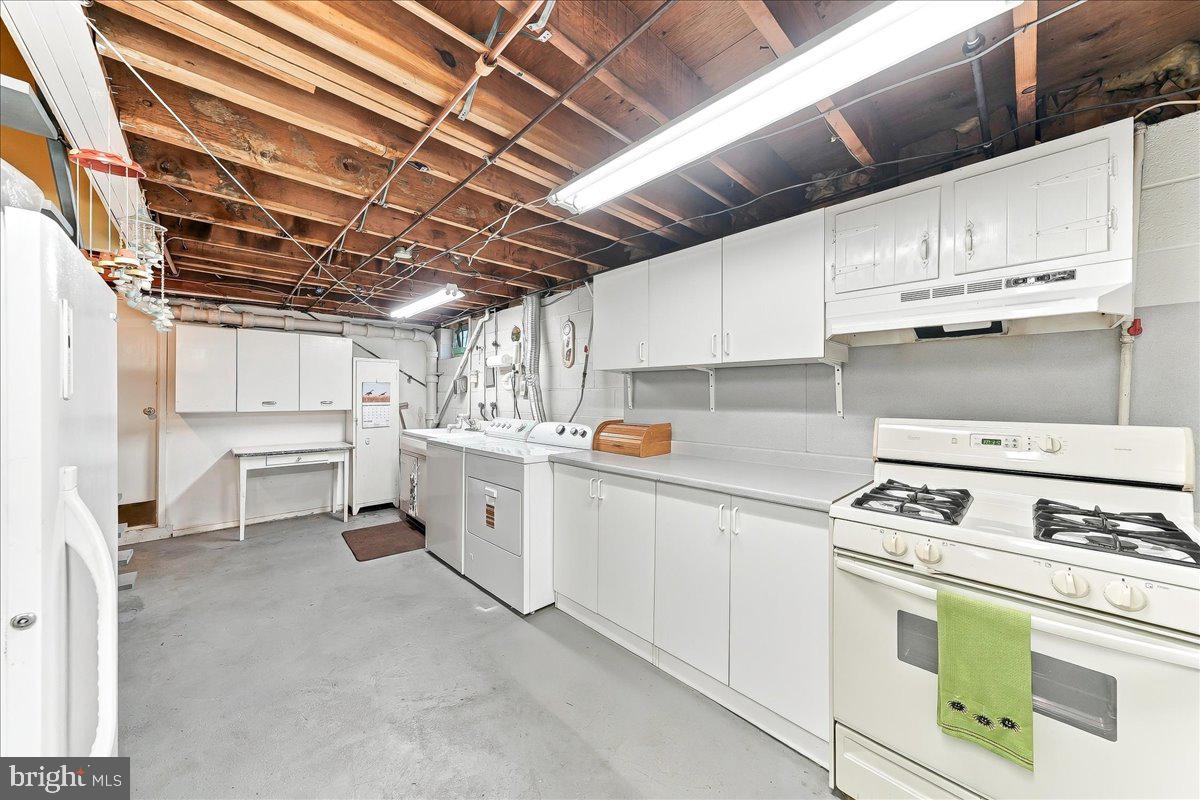 100 W Thompson Ave Property Photo 23