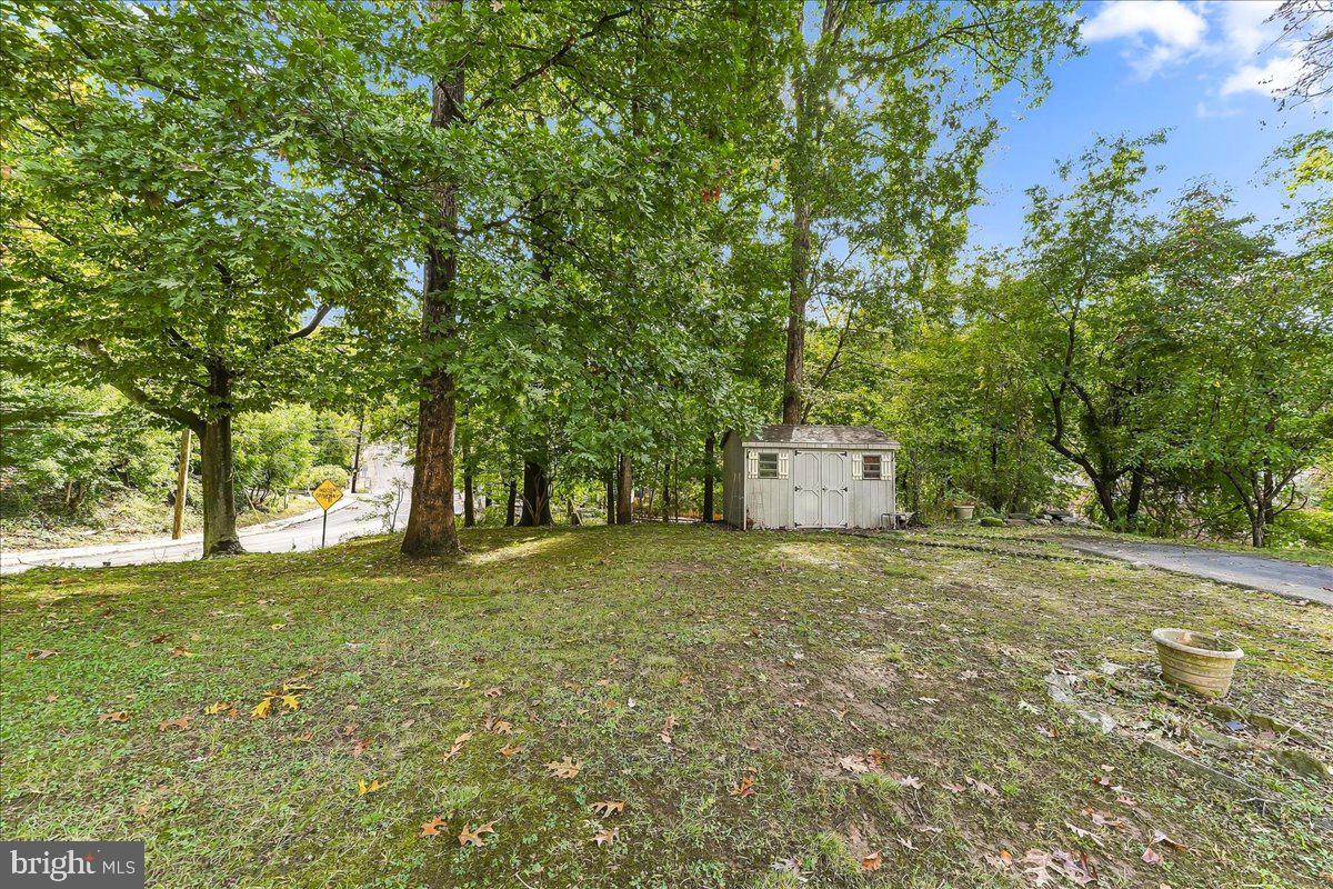 100 W Thompson Ave Property Photo 30