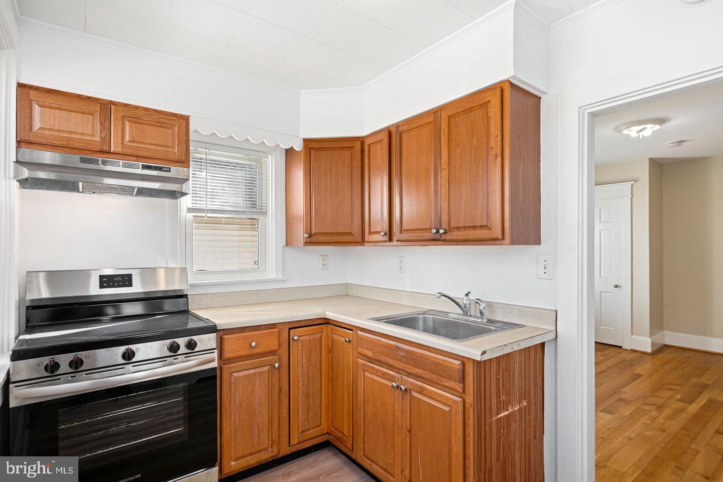 1 N Linden Ave #2nd Floor Property Photo 3