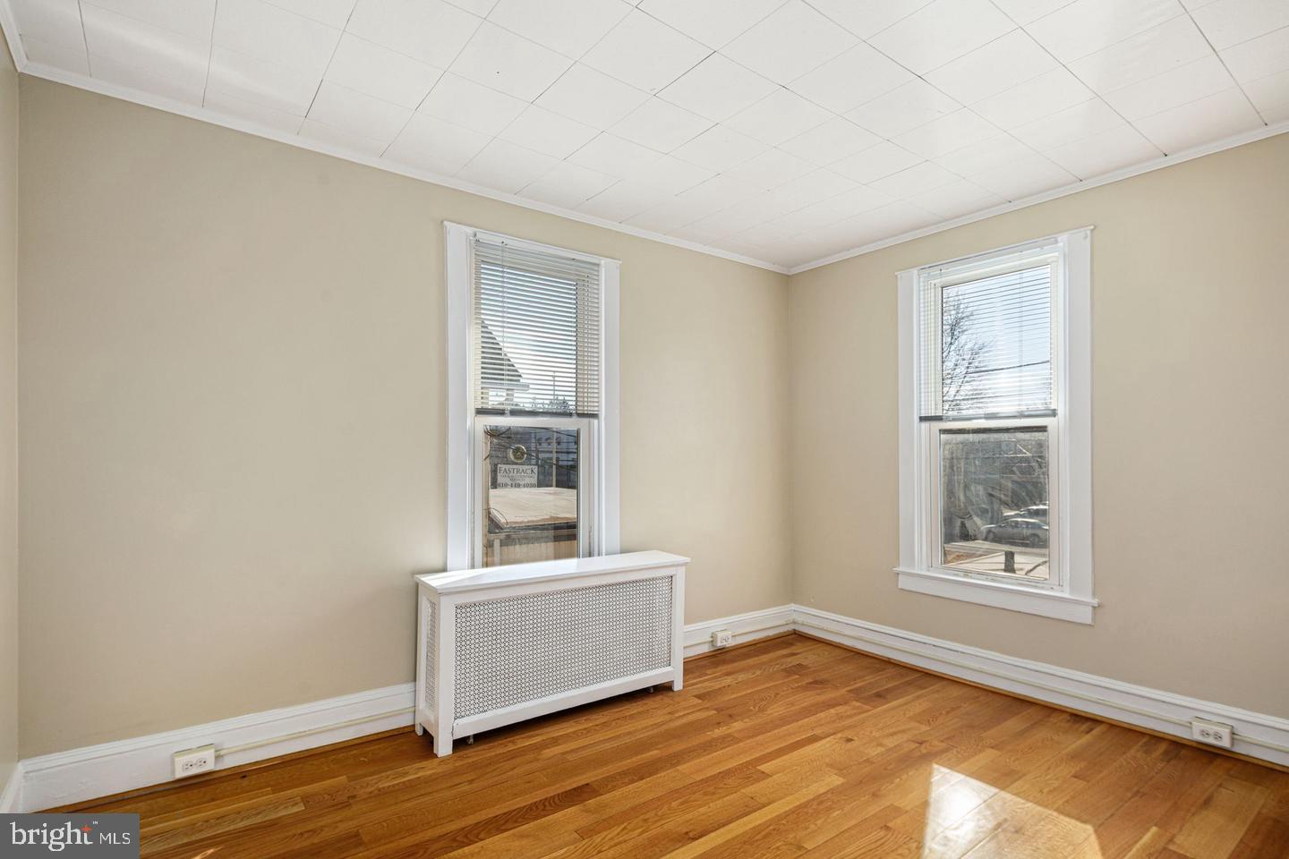 1 N Linden Ave #2nd Floor Property Photo 8
