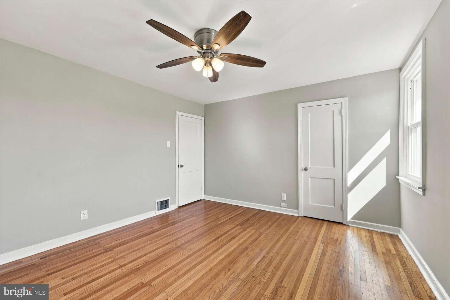 3819 Brunswick Ave Property Photo 12