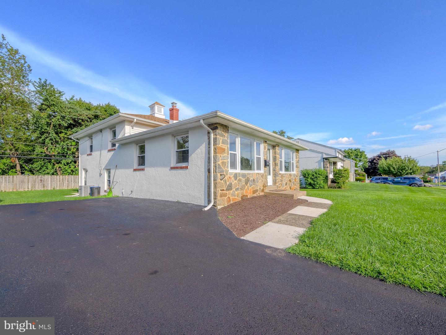 2989 Eastburn Ave Property Photo 1