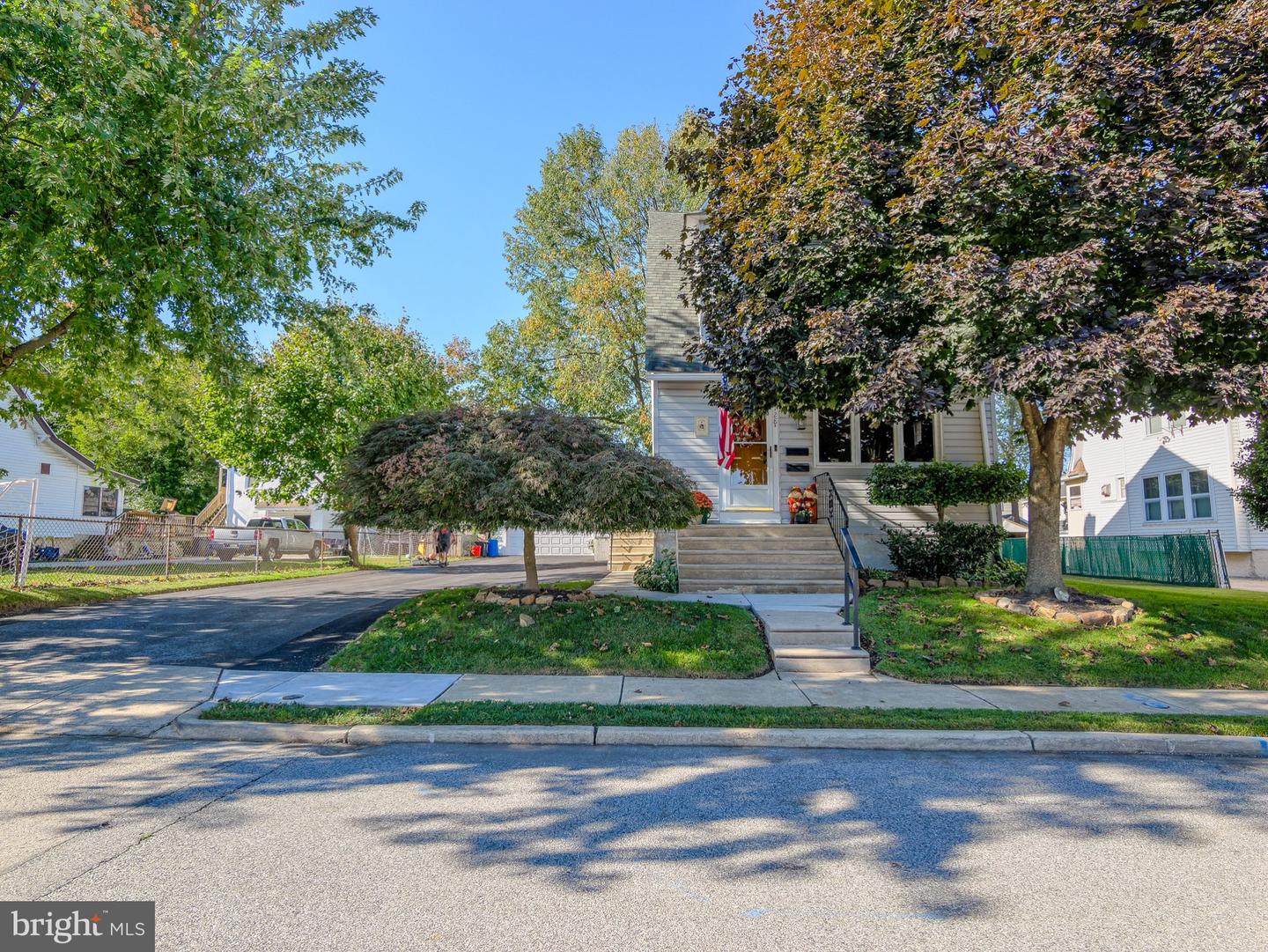 128 ISABEL AVE Property Photo 1