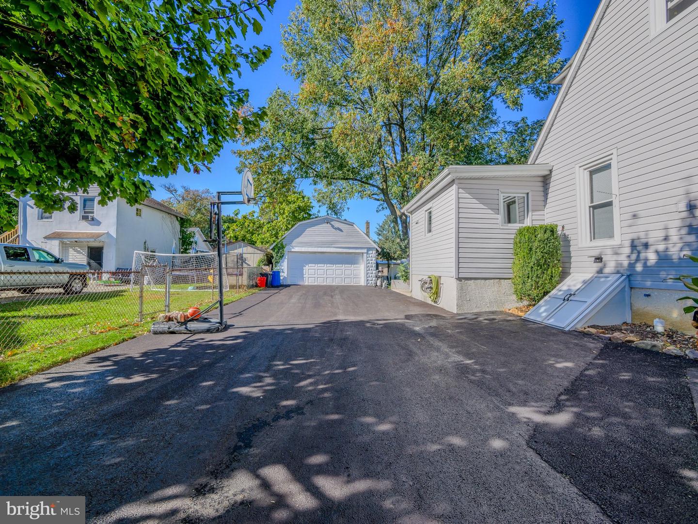 128 Isabel Ave Property Photo 4