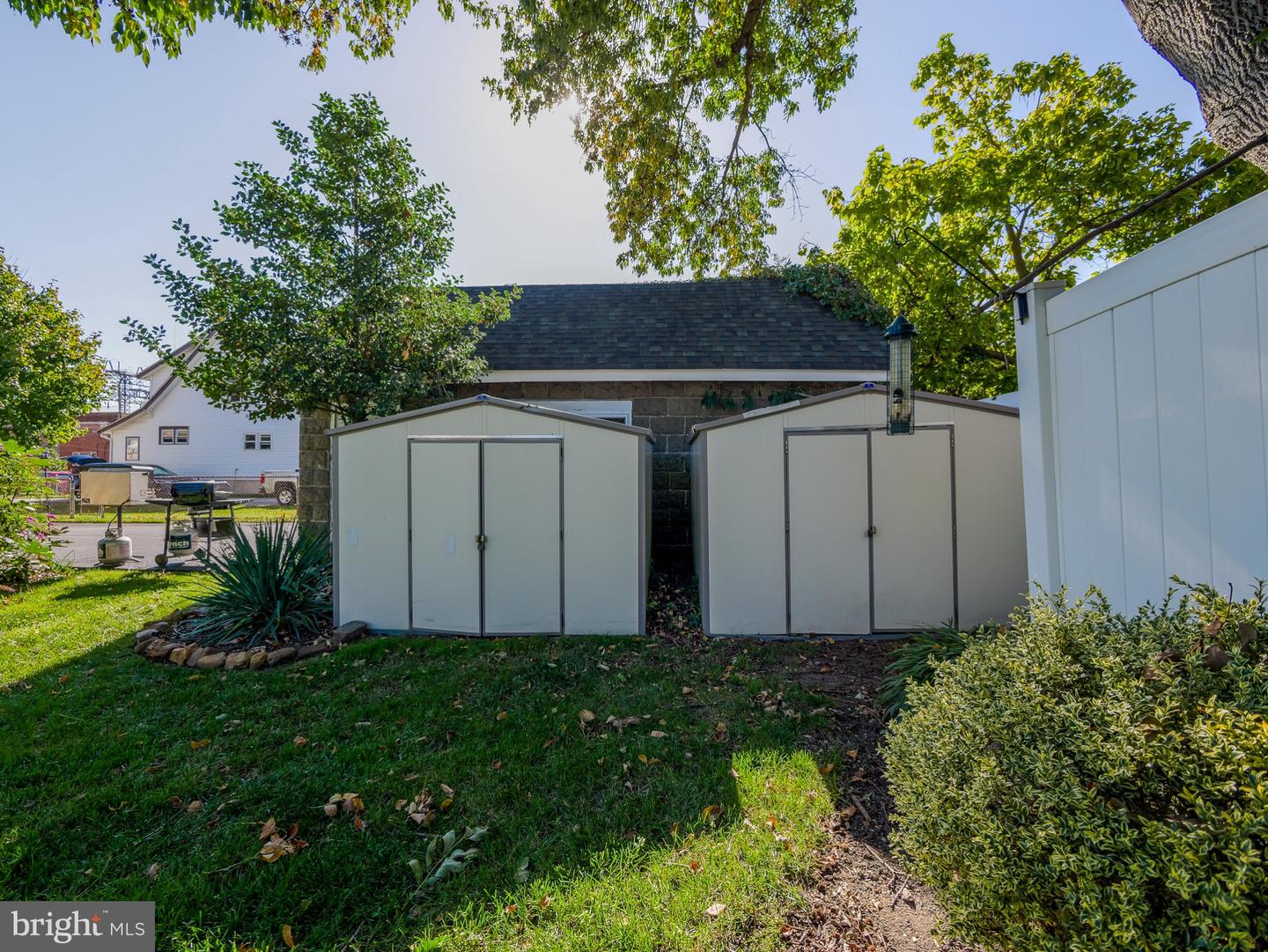 128 Isabel Ave Property Photo 12