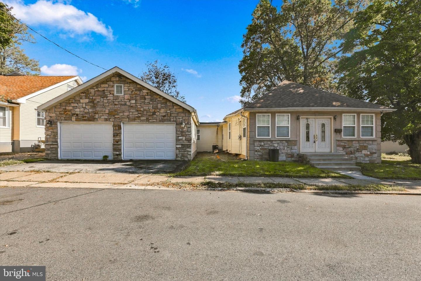 629 GREENHILL RD Property Photo 1