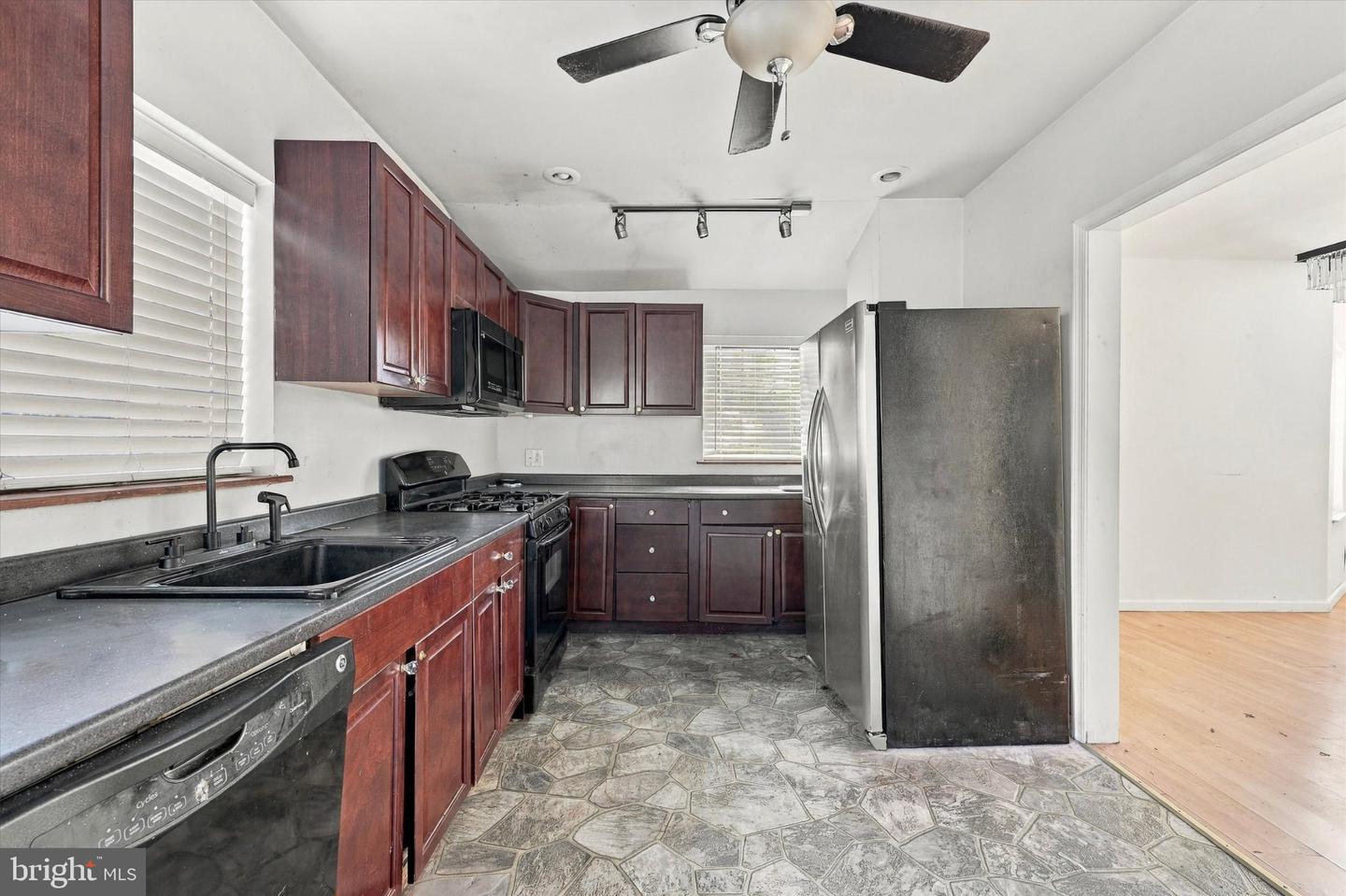 629 Greenhill Rd Property Photo 11