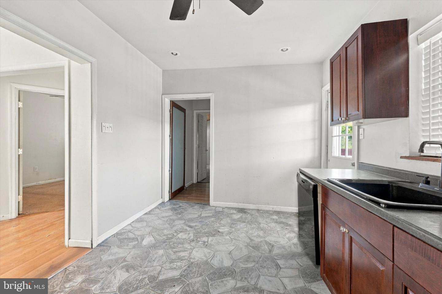 629 Greenhill Rd Property Photo 12