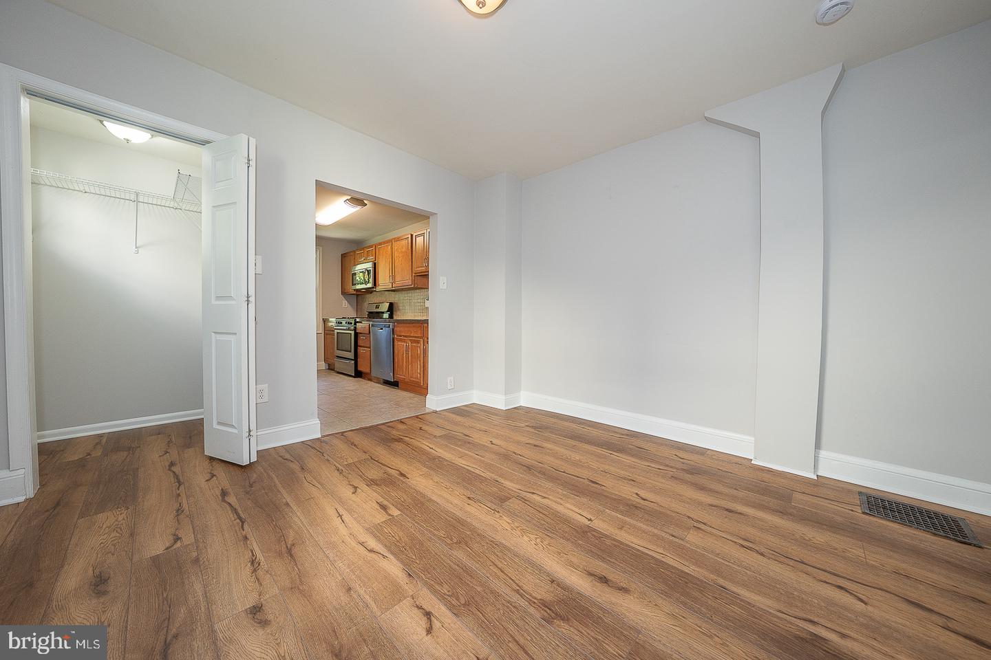 947 Glenbrook Ave Property Photo 10