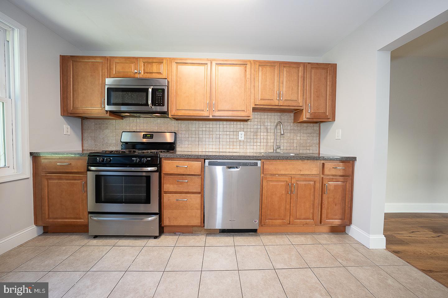 947 Glenbrook Ave Property Photo 12