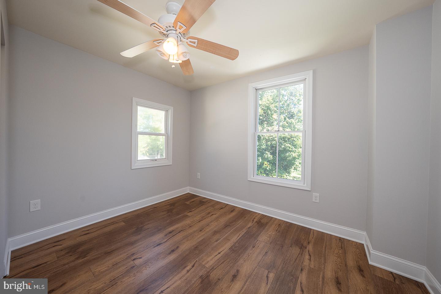 947 Glenbrook Ave Property Photo 21