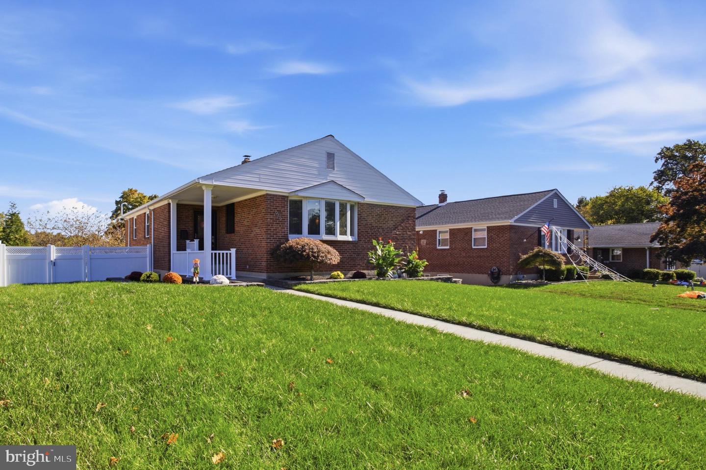 945 SPRINGHAVEN RD Property Photo 1