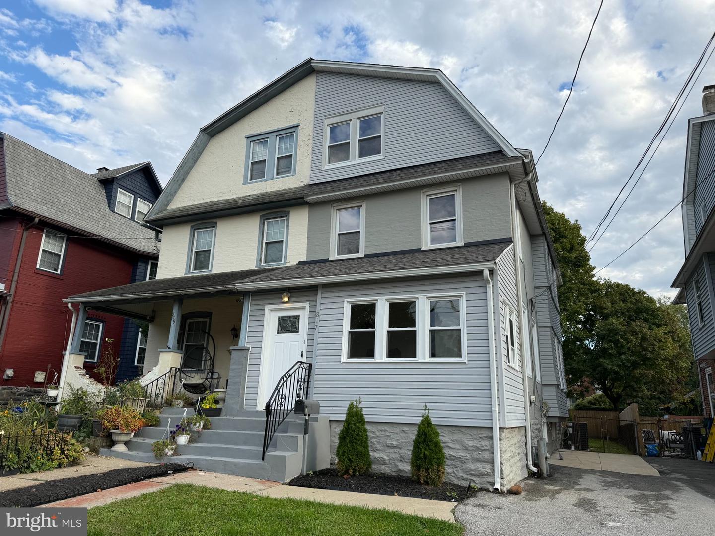 817 ARDMORE AVE Property Photo 1