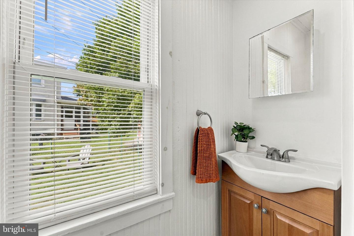 12 W Park Rd Property Photo 8