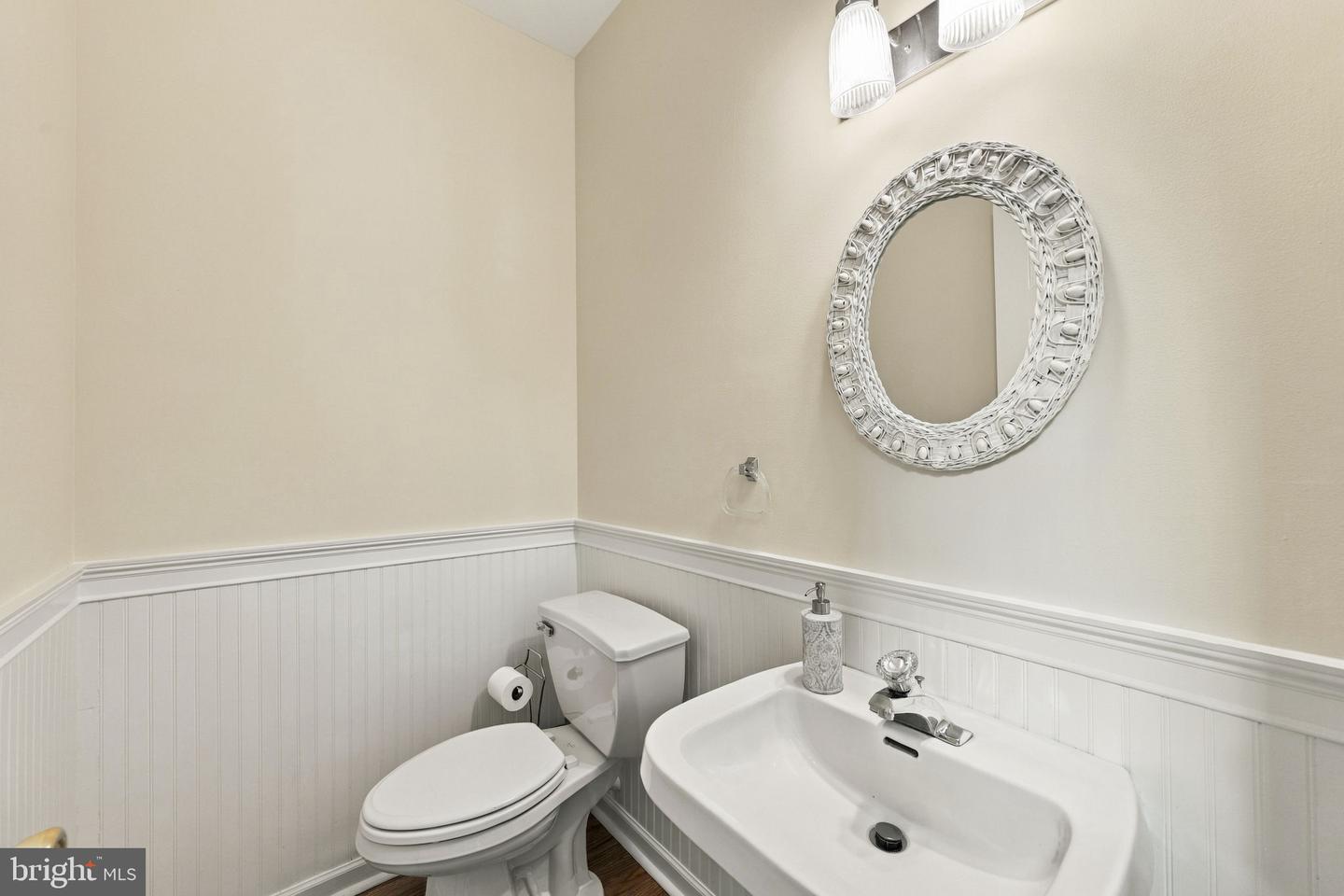 1 N Morgan Ave Property Photo 24